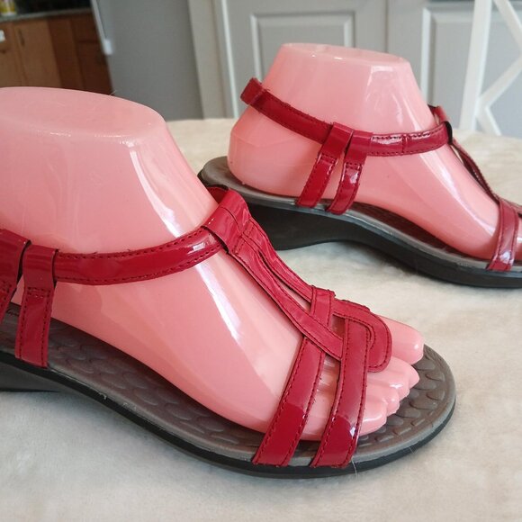 CLARKS COLLECTION RED PATIENT LEATHER SANDALS - Picture 3 of 5